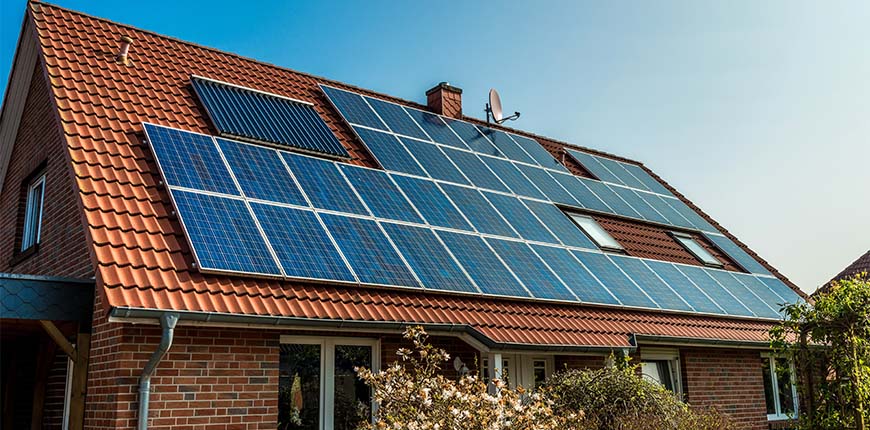 Rechter: Zonnepaneelhouder mag ook na 2027 blijven salderen